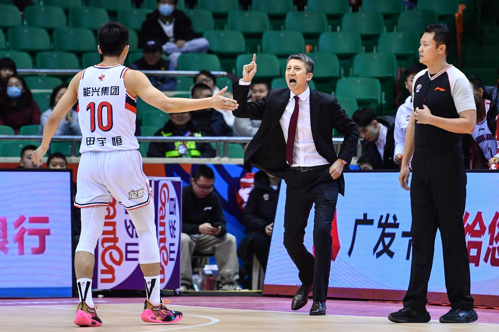 包含广州队主场达成胜利，积极备战下一轮比赛，表现亮眼的词条