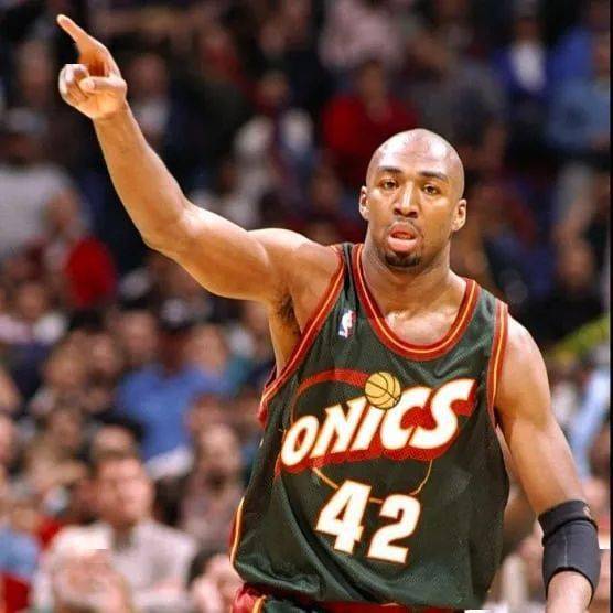 包含超音速无缘全明星赛，球员心情低落，气势如虹的词条