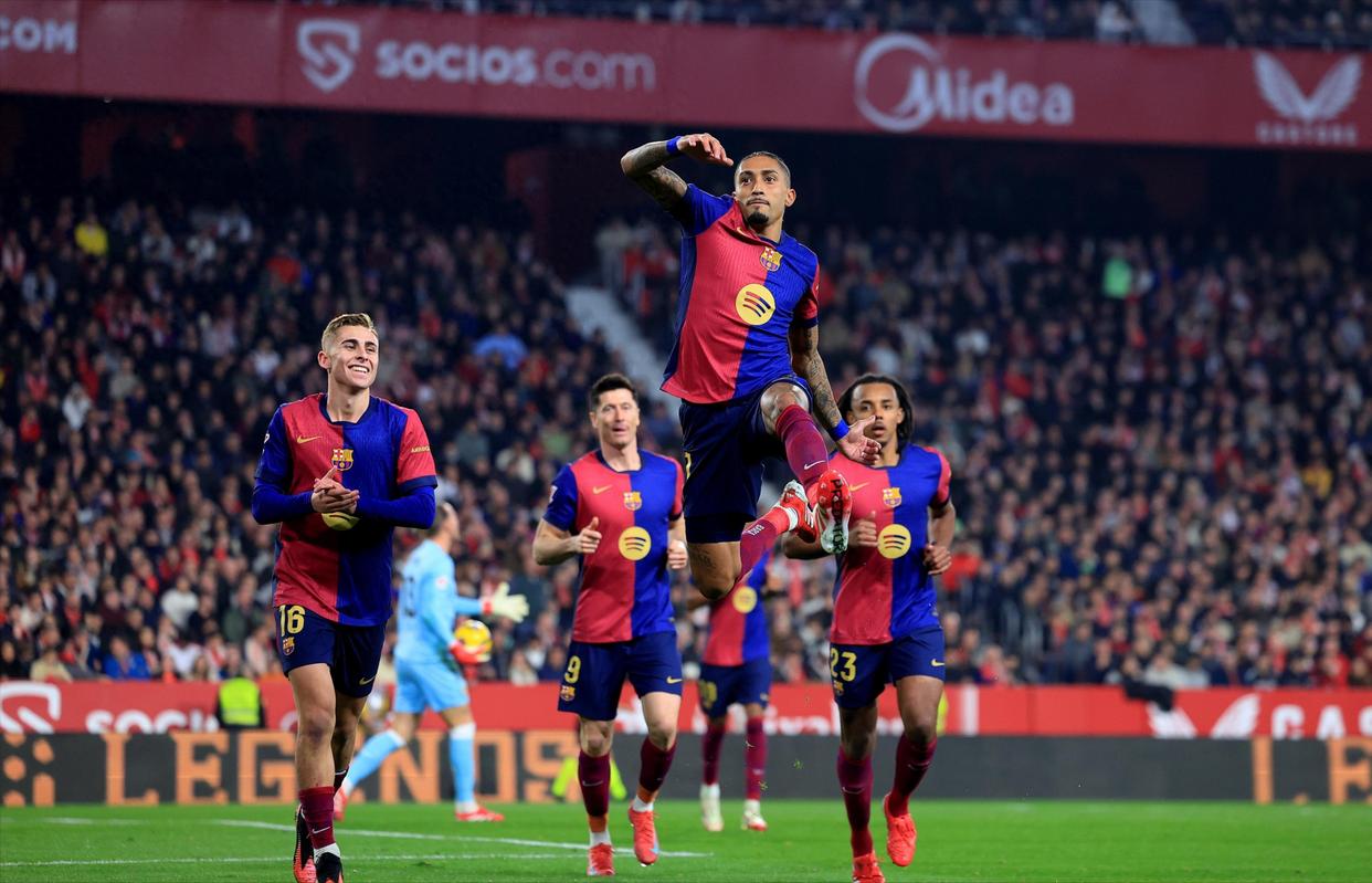 包含巴萨客场战平，欧冠资格岌岌可危，战绩斐然的词条