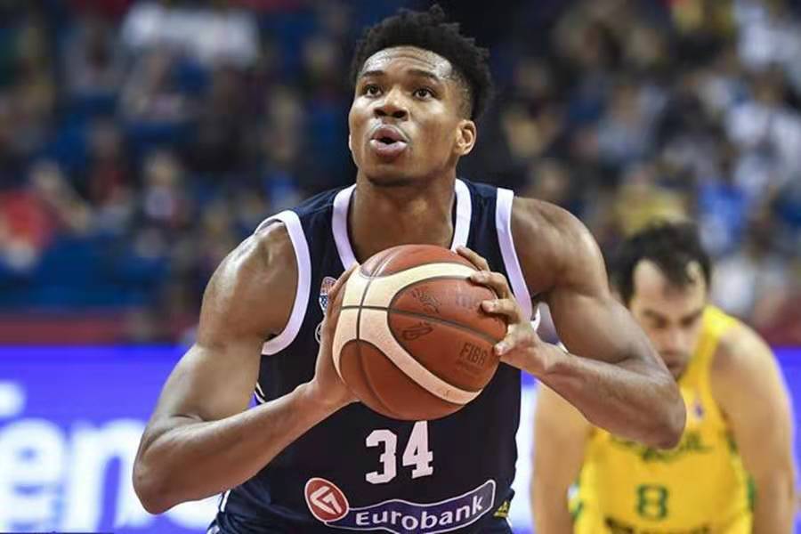 T1血洗SHR，Knight单局斩获MVP强强对话入围赛，引爆全场热议