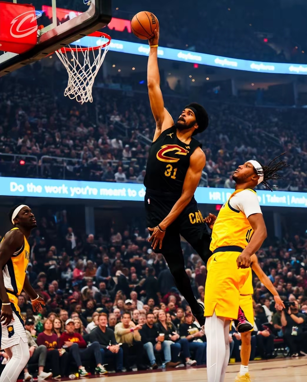 鹈鹕力克掘金，范弗利特带队取胜