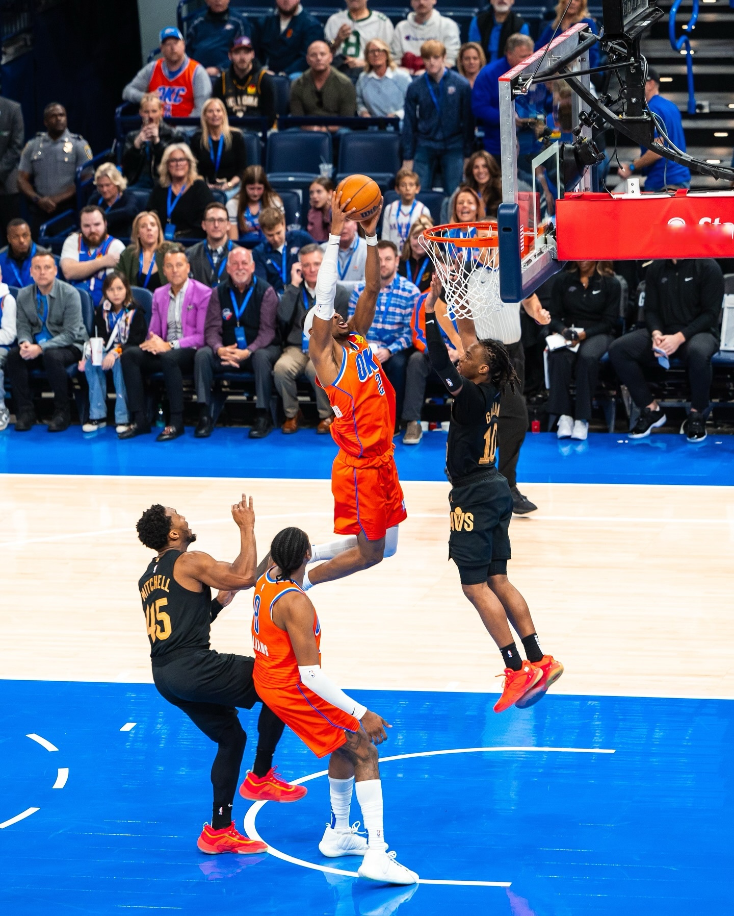 包含雷霆险胜篮网,德罗赞扛起全队的词条 包含雷霆险胜篮网,德罗赞扛起全队的词条