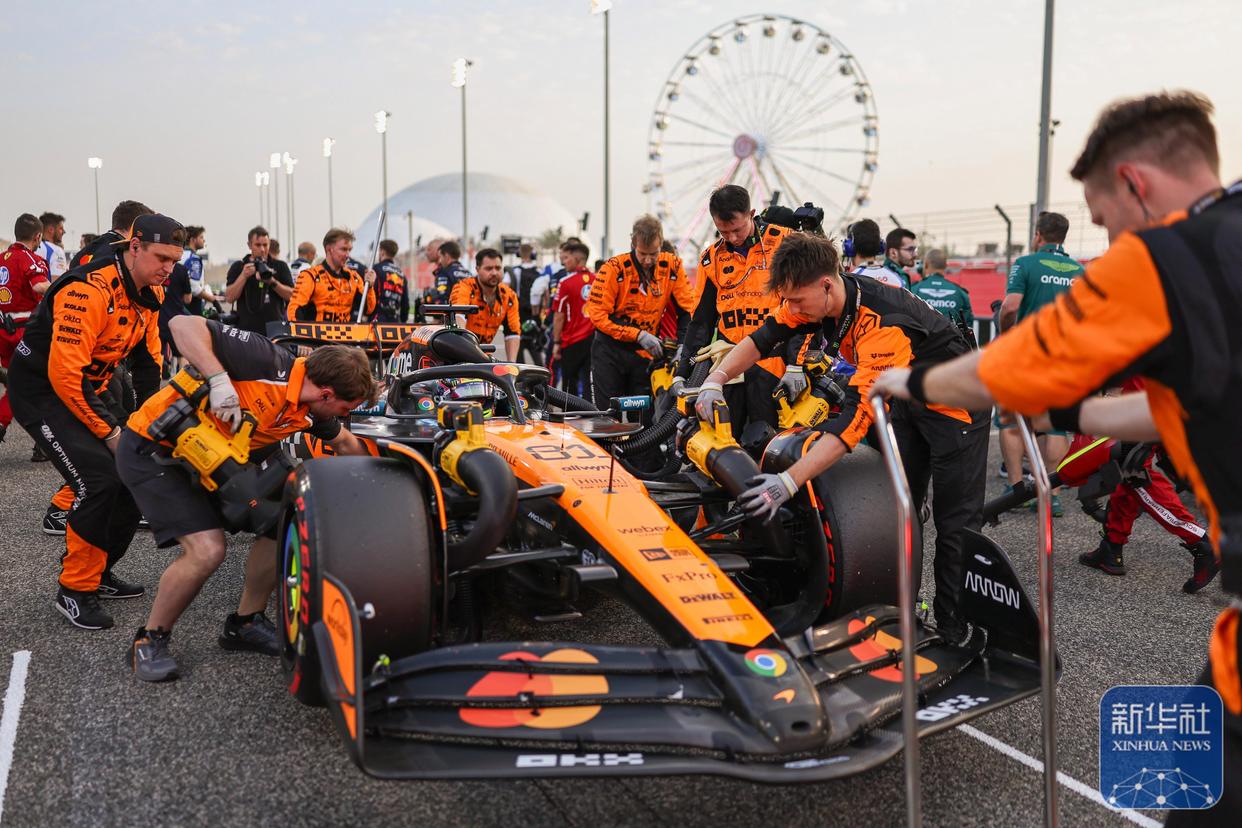 阿斯顿马丁鏖战威廉姆斯，皮亚斯特里统治全场