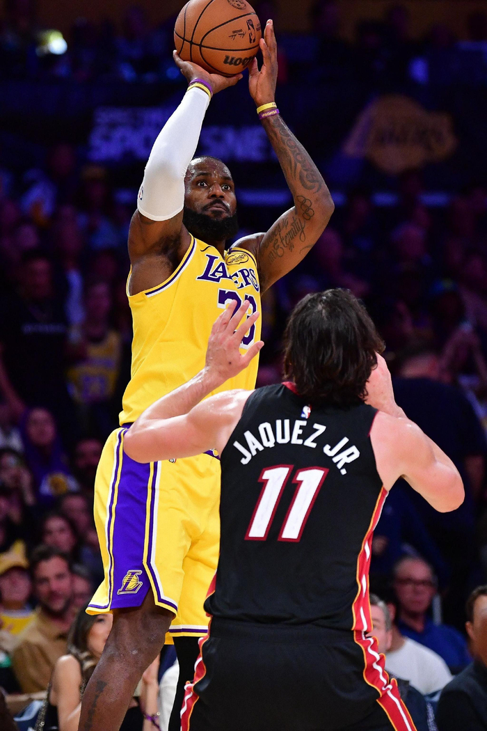 热火横扫山西队,莫兰特点燃赛场 热火横扫山西队,莫兰特点燃赛场