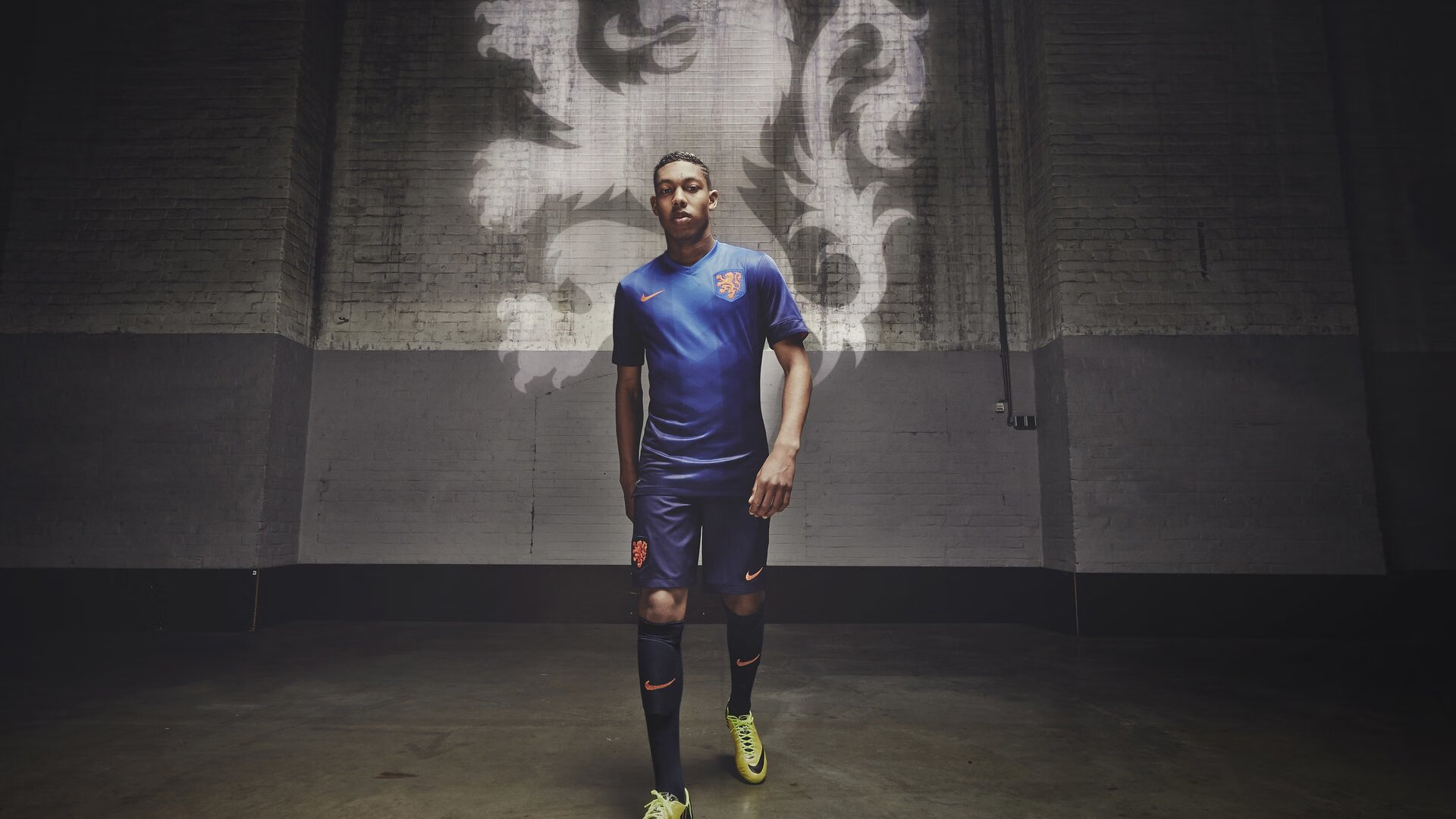 切尔西欧冠强势出击，萨卡闪耀乌克兰战场